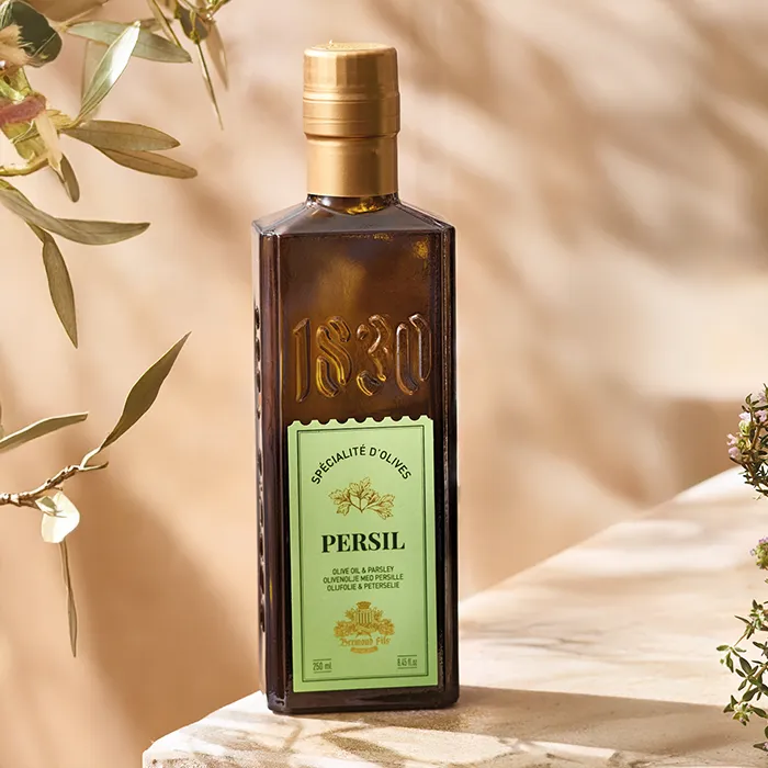 huile-aromatis_e-au-persil-ambiance.webp