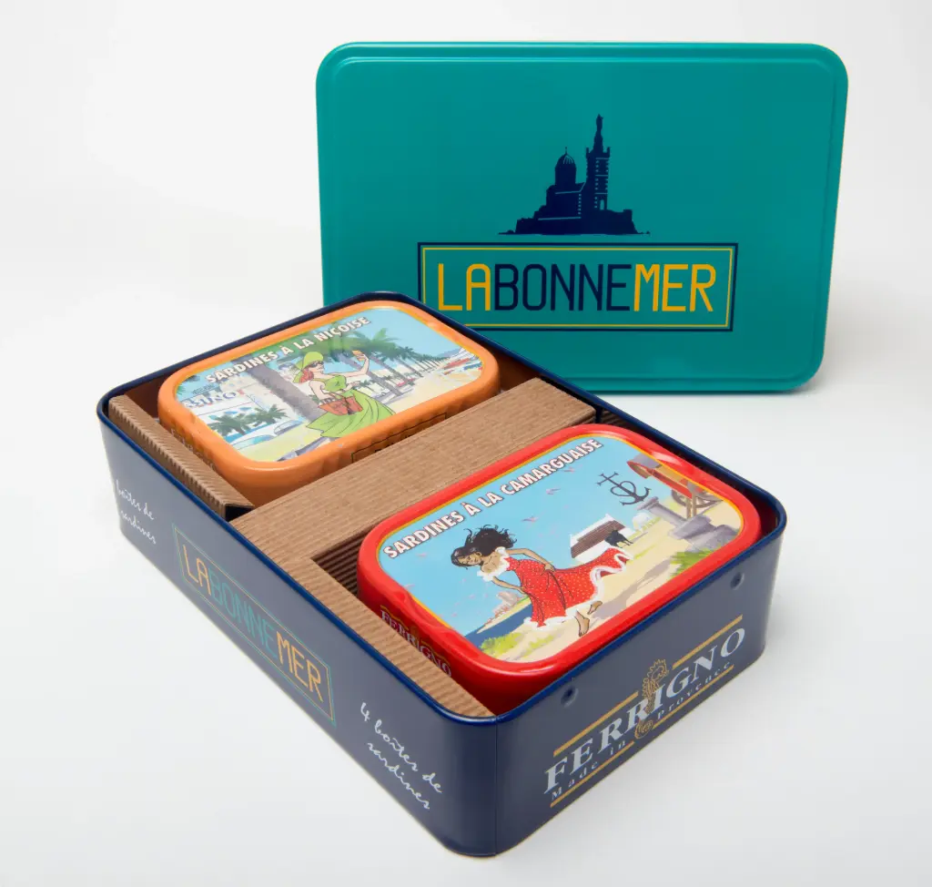 La Bonne Mer Coffret métal de 4 boites de sardines (camarguaise, tapenade, niçoise et huile d'olive et fleur de sel)